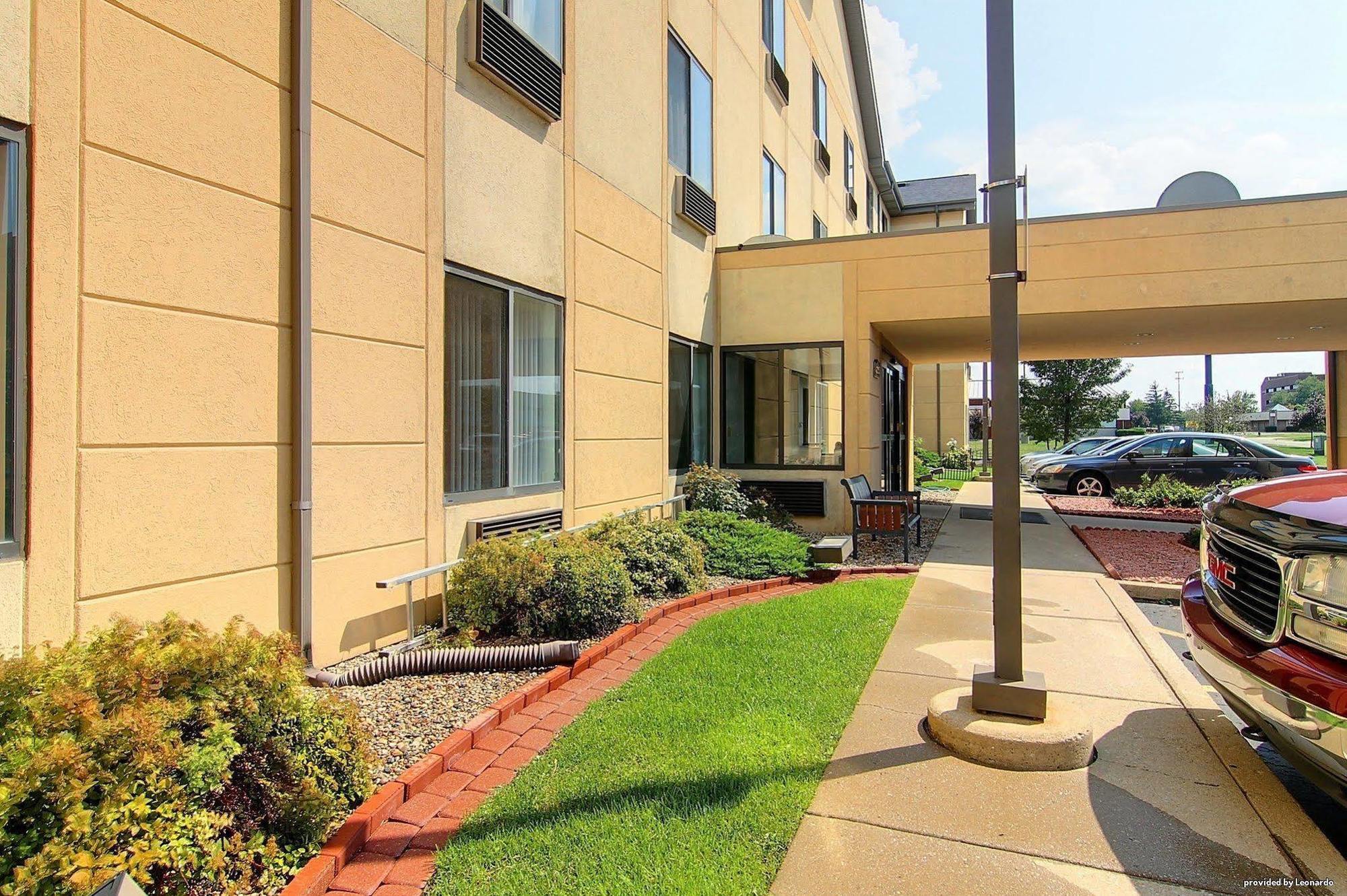 Inn & Suites Merrillville Buitenkant foto